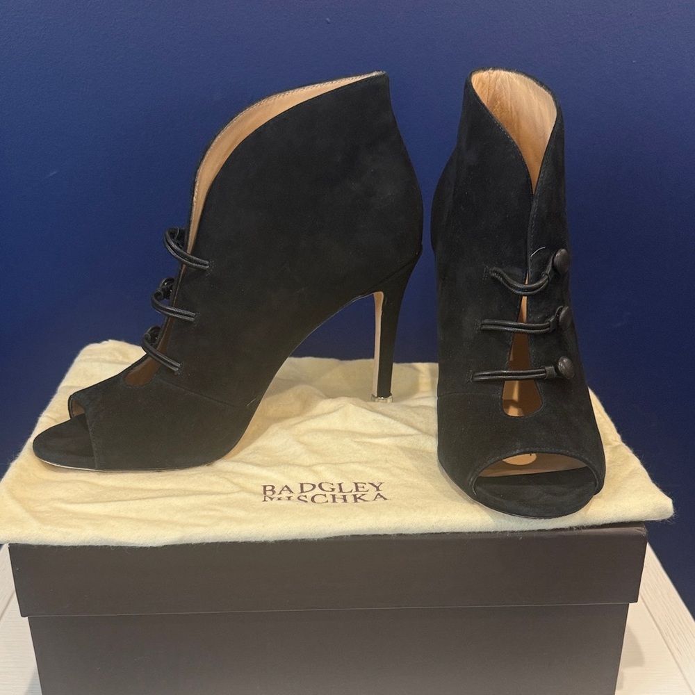 Badgley Mischka “Krystine” Booties – Black Suede – Size 9 peep toe